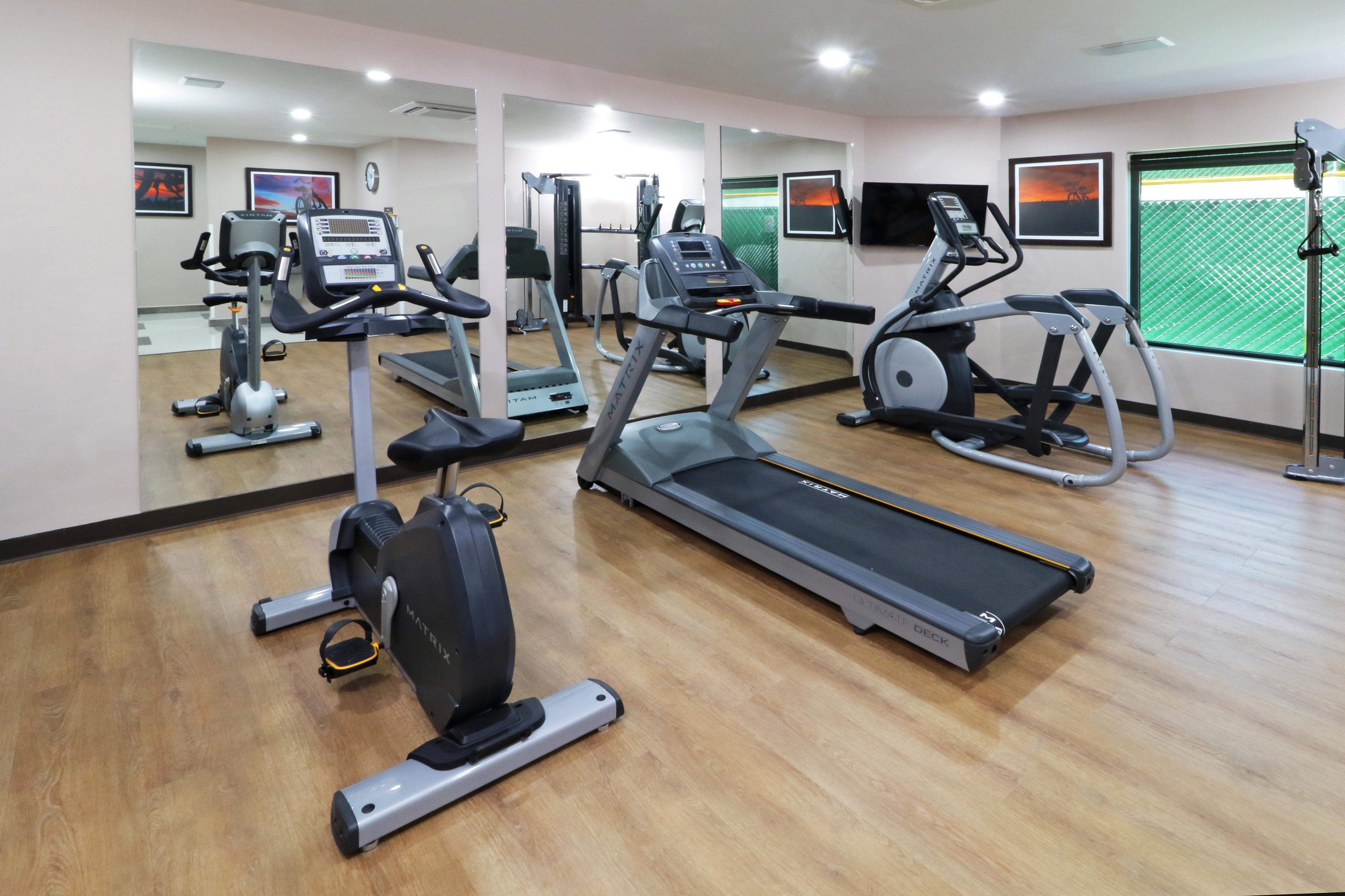 Candlewood Suites Celaya Селая Экстерьер фото