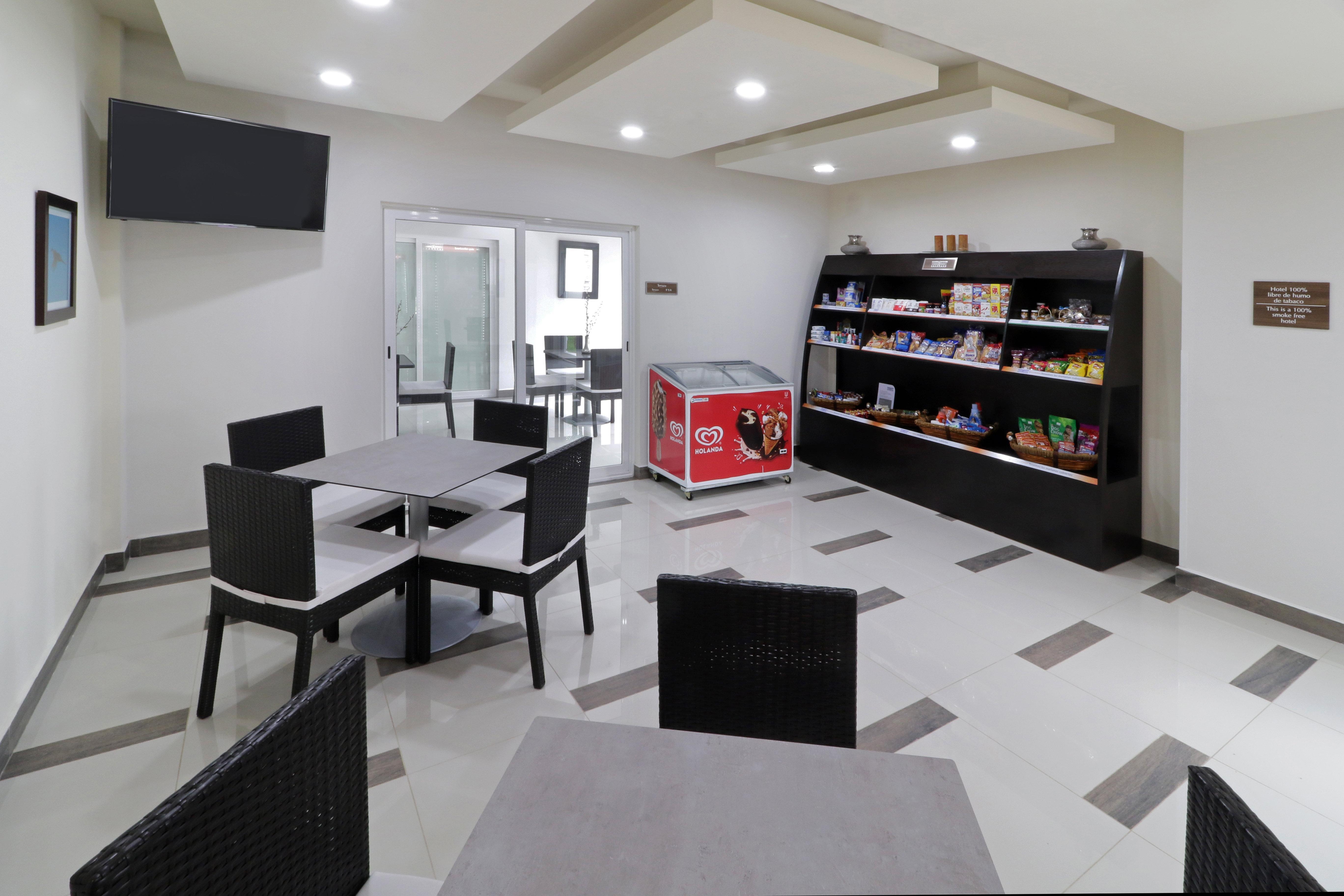 Candlewood Suites Celaya Селая Экстерьер фото