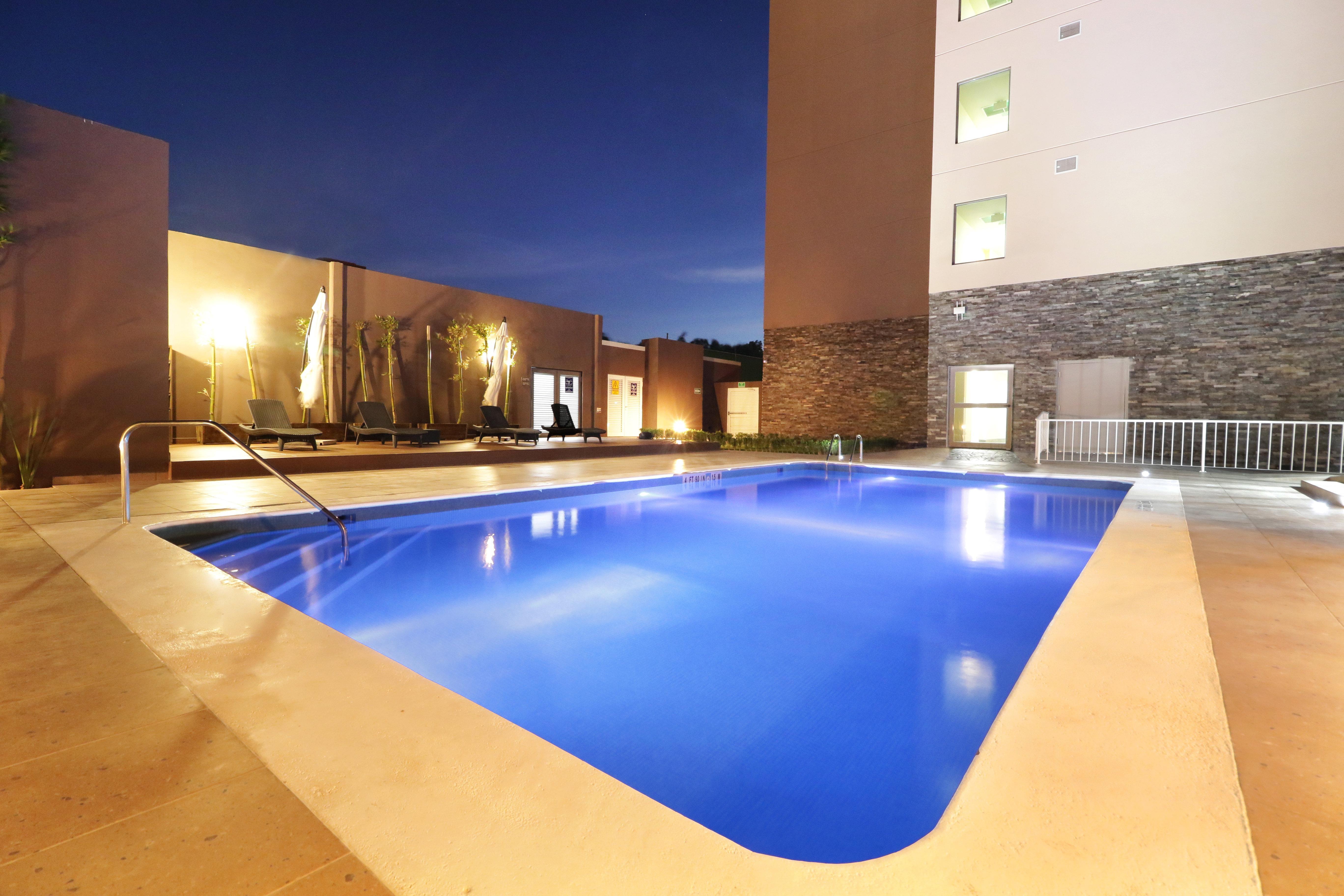 Candlewood Suites Celaya Селая Экстерьер фото